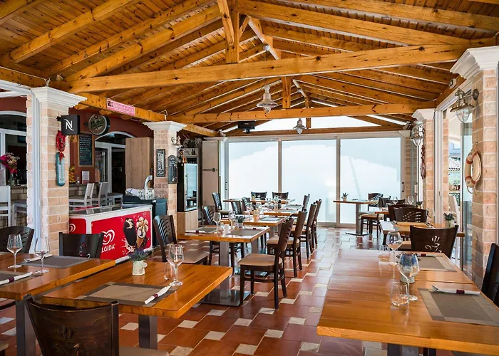 Marietta's By Konnect, Corfu شقة